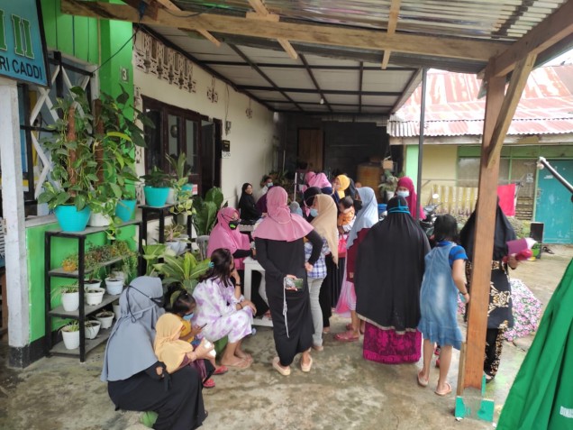 Relawan ASR Mengkampanyekan Vaksinasi Anak di Kelurahan Kendari Caddi, Kecamatan Kendari, Kota Kendari.