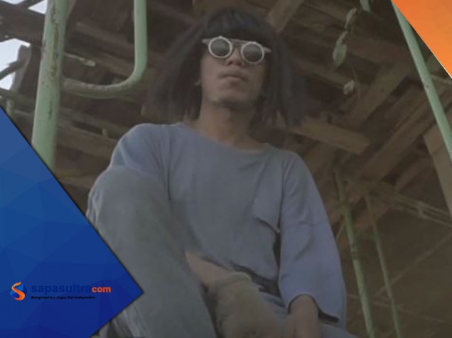 Lil Kuproy dengan gaya jamet pada video clip Channel KHV Reborn.