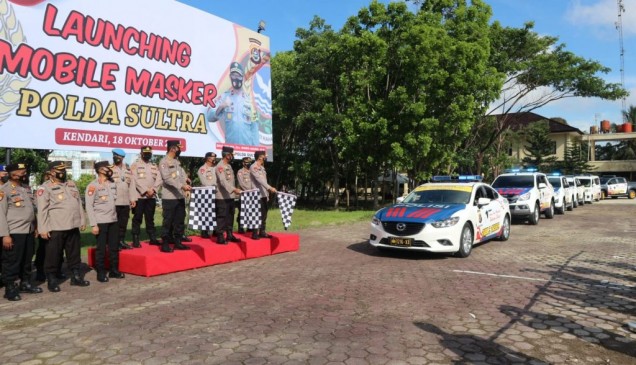 Kapolda Irjen Pol Drs. Yan Sultra I, S.H melaksanakan launching ‘Mobil Masker