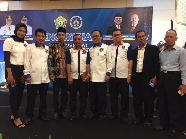 "Ketua KKST Sultra, Dr LM Bariun (keempat dari kiri)