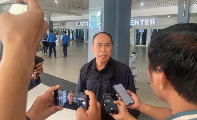 "Calon Gubernur Sultra, Mayjend (Purn) Andi Sumangerukka saat di Wawancarai Awak Media. Istimewa